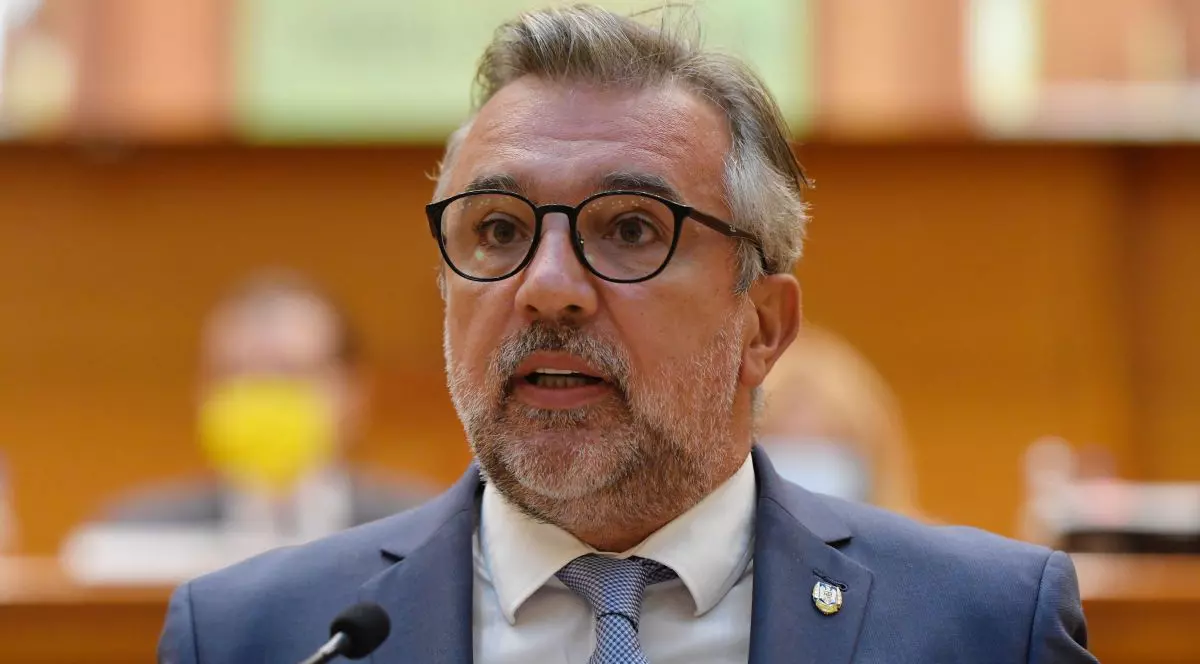 Ministrul culturii, despre cazul șefei ICR Londra, pentru care statul român plătește lunar 6.500 de lire chirie: „Nu am fost acolo să văd condițiile de locuit. De ce s-a acceptat?”