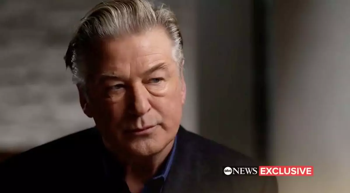 Alec Baldwin a predat telefonul mobil anchetatorilor din cazul tragediei de pe platourile de filmare