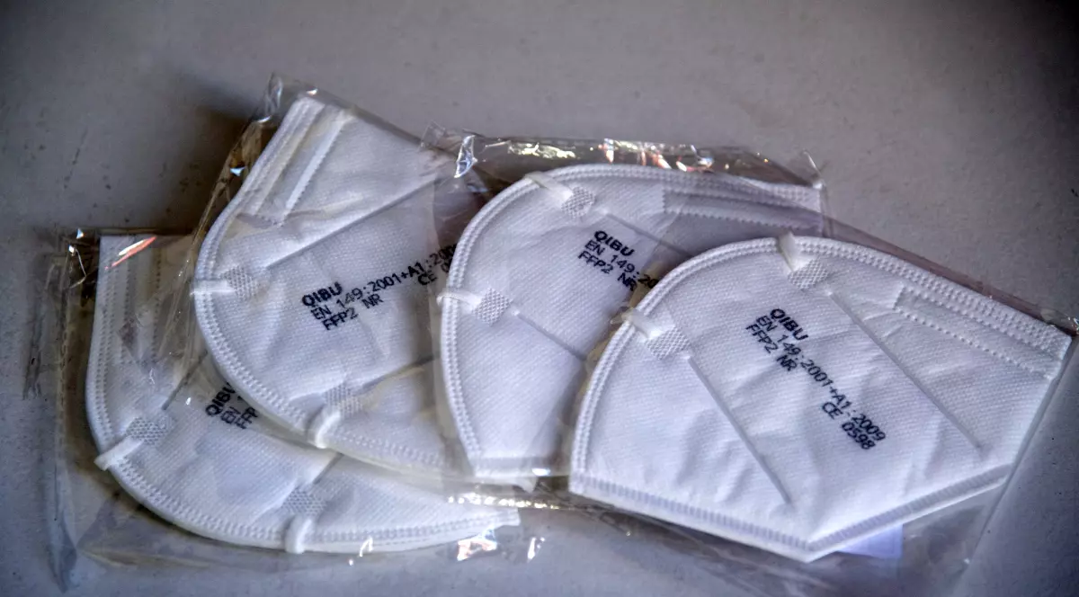 78.000 de măști FFP2 din rezerva Ministerului Sănătății, distribuite angajaților prin DSP-uri