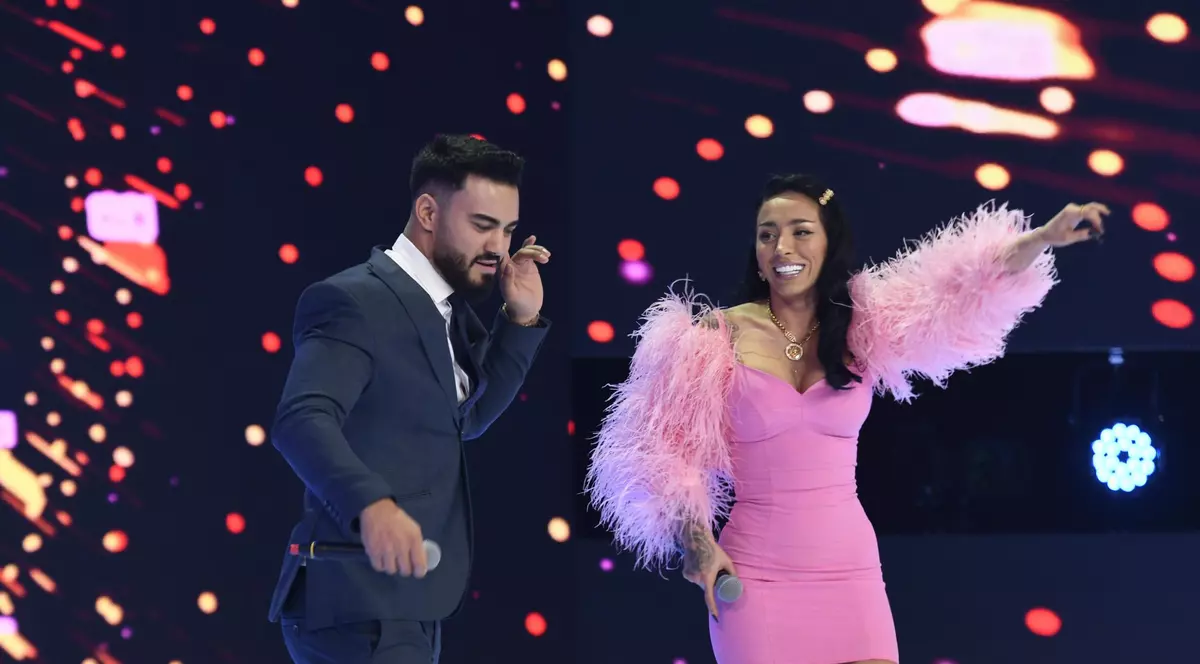 Jador i-a spart masa din living lui Ruby. Artista a rămas mască. „Nu pot să cred. Doamne, s-a și tăiat, mi-a spart și masa!"