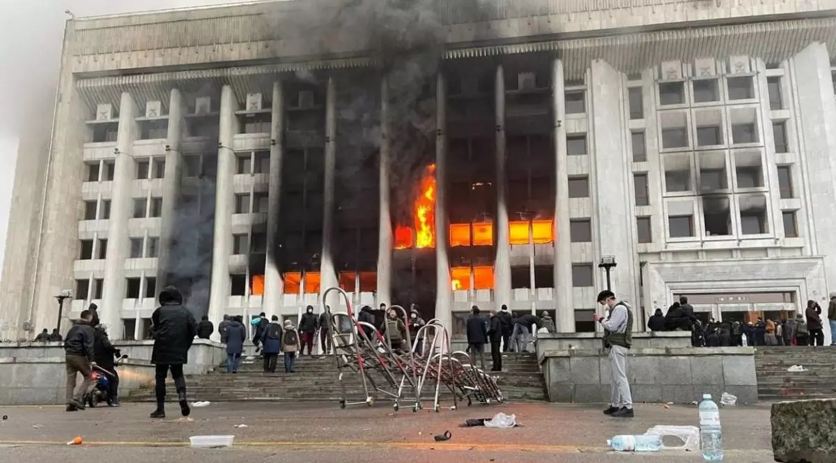 Creșteri de prețuri la energie, corupție, inechitate: ingredientele revoltei violente care a explodat în Kazahstan