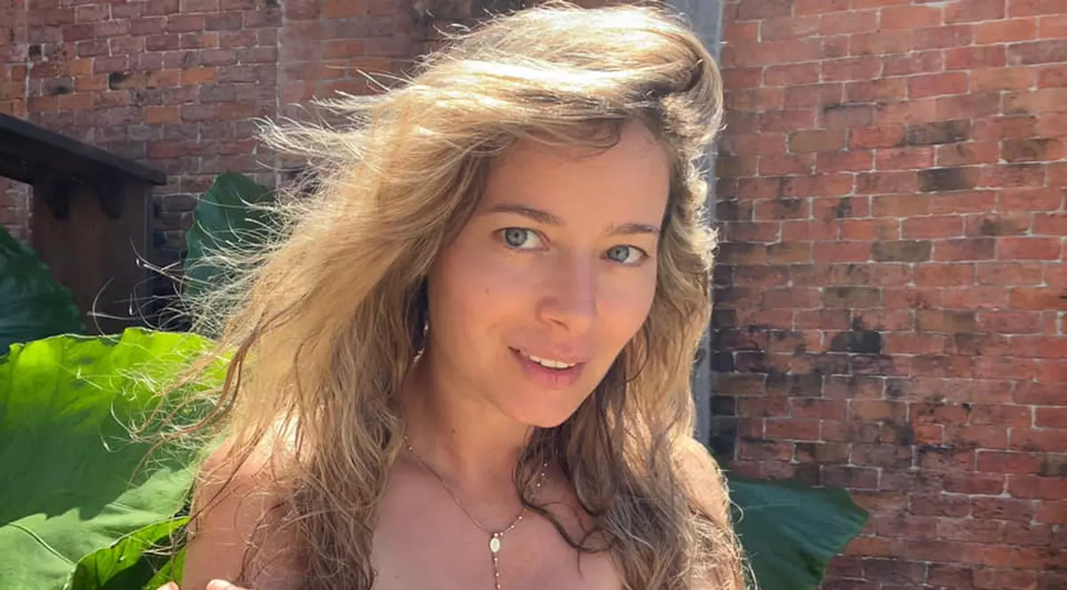 Laura Cosoi