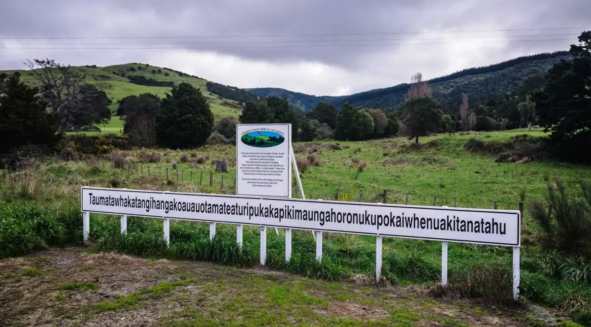 Care este locul de pe planetă cu cel mai lung nume din lume și unde se află