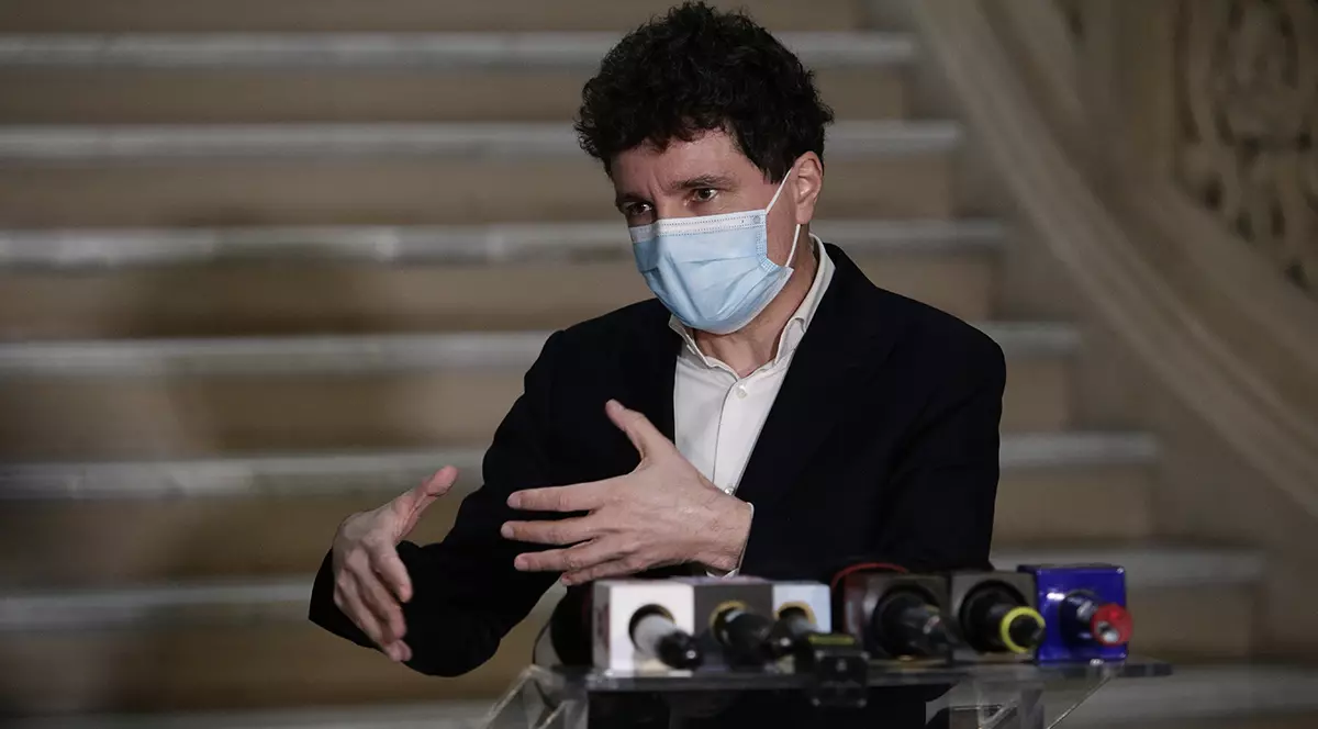 Surse: DNA face percheziții la Primăria Capitalei într-un dosar de corupție. Au fost ridicate mai multe documente din instituție