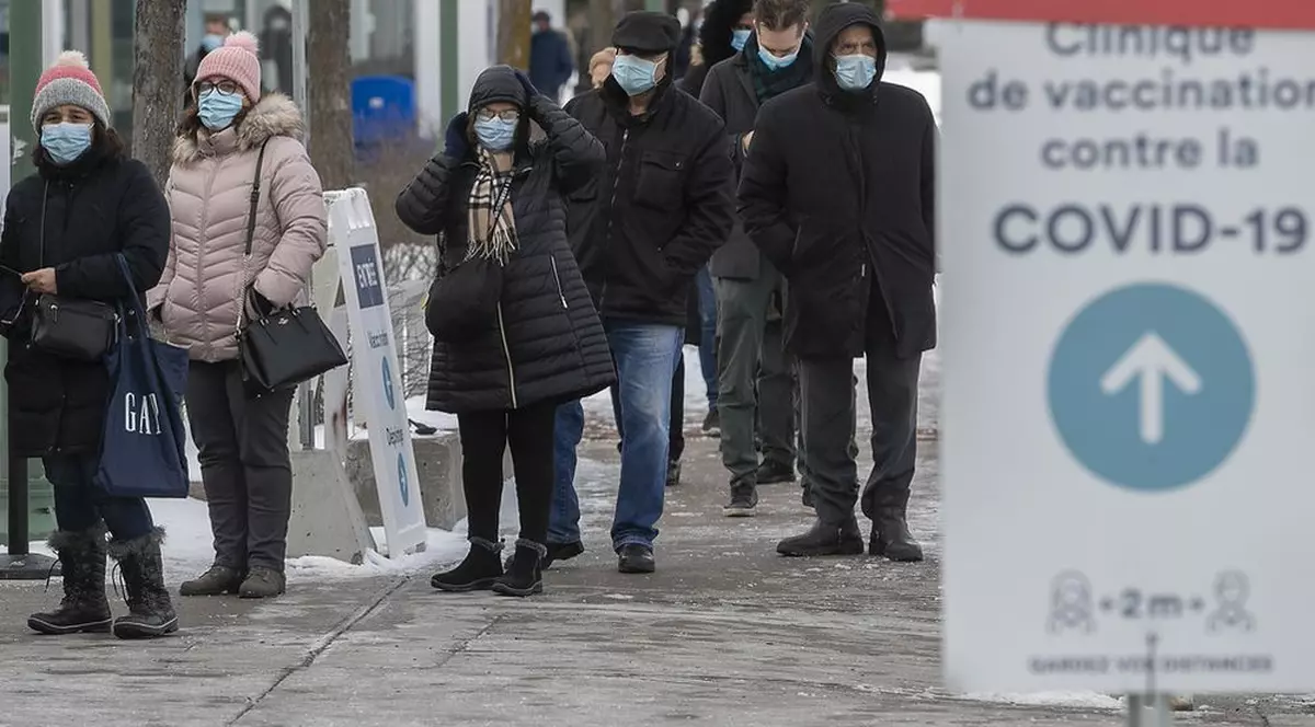 „Nu te vaccinezi, nu poți cumpăra bere”, măsura prin care provincia canadiană Quebec a impulsionat imunizarea