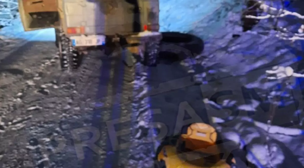 Bărbat mort pe loc, după ce a fost tras de un Mercedes pe zăpadă într-un colac și dat cu capul de un pom, la Negrești Oaș