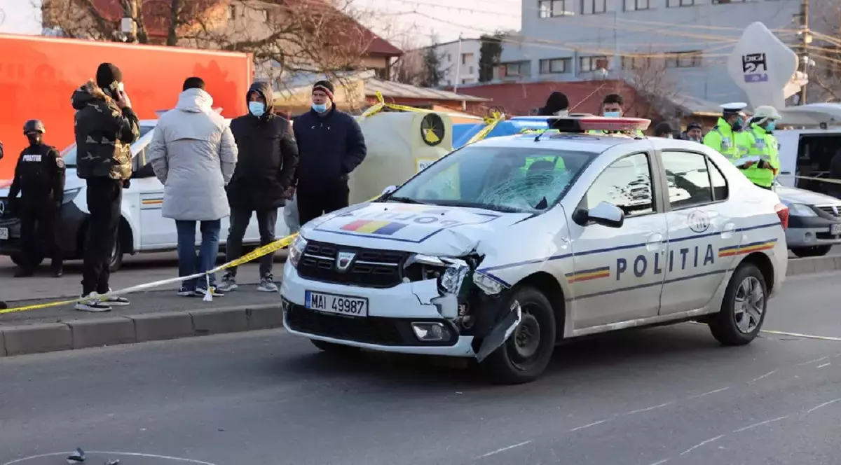 Polițistul care a lovit mortal o fată mergea cu girofarul pornit, deși nu era în misiune urgentă. Unde se ducea