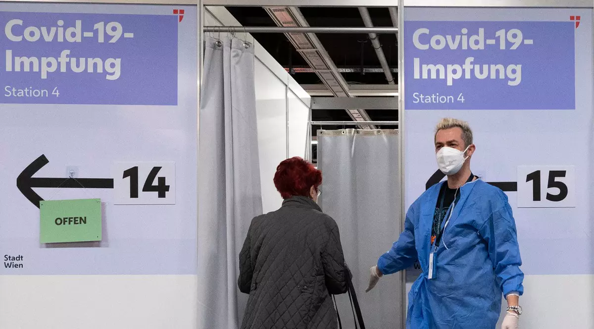 Anchetă la cel mai mare centru de imunizare din Austria. Sunt suspectate câteva zeci de cazuri de vaccinare fictivă