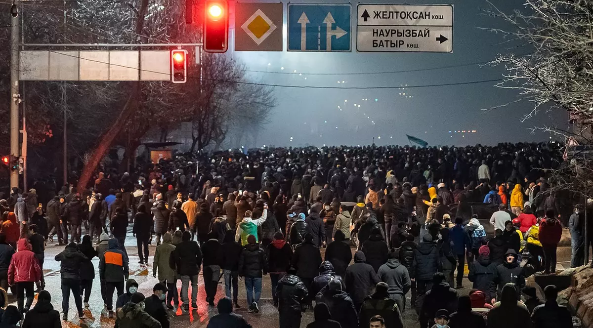 Guvernul din Kazahstan a demisionat, pe fondul revoltelor populare cauzate de creștea prețului combustibilului