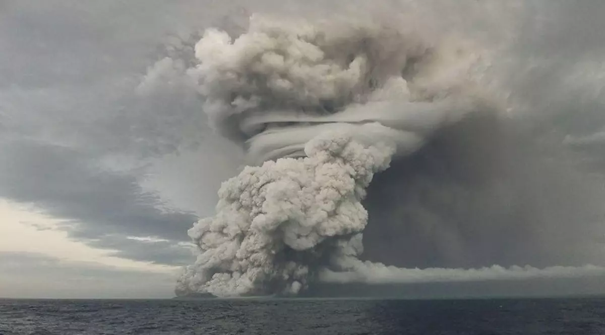 Momentul în care statul insular Tonga este lovit de tsunami: „Puteai auzi țipete peste tot”