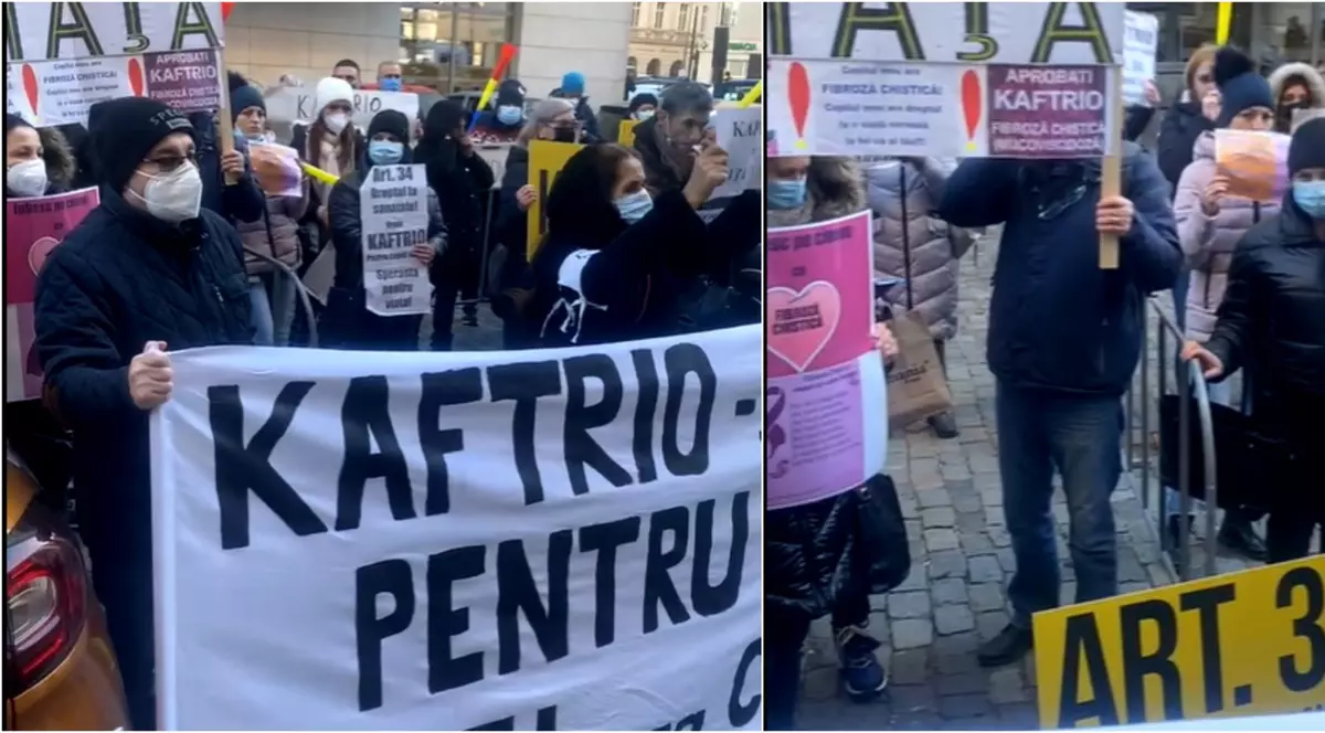 Protest în fața Ministerului Sănătății. Oamenii cer accesul la tratamente vitale