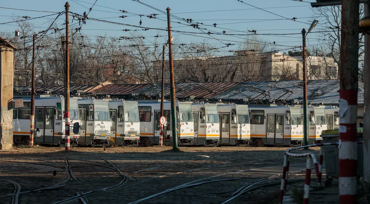 De la 2.700 de lei până la aproximativ 8.000 de lei. Lista salariilor șoferilor de autobuze și tramvaie din București