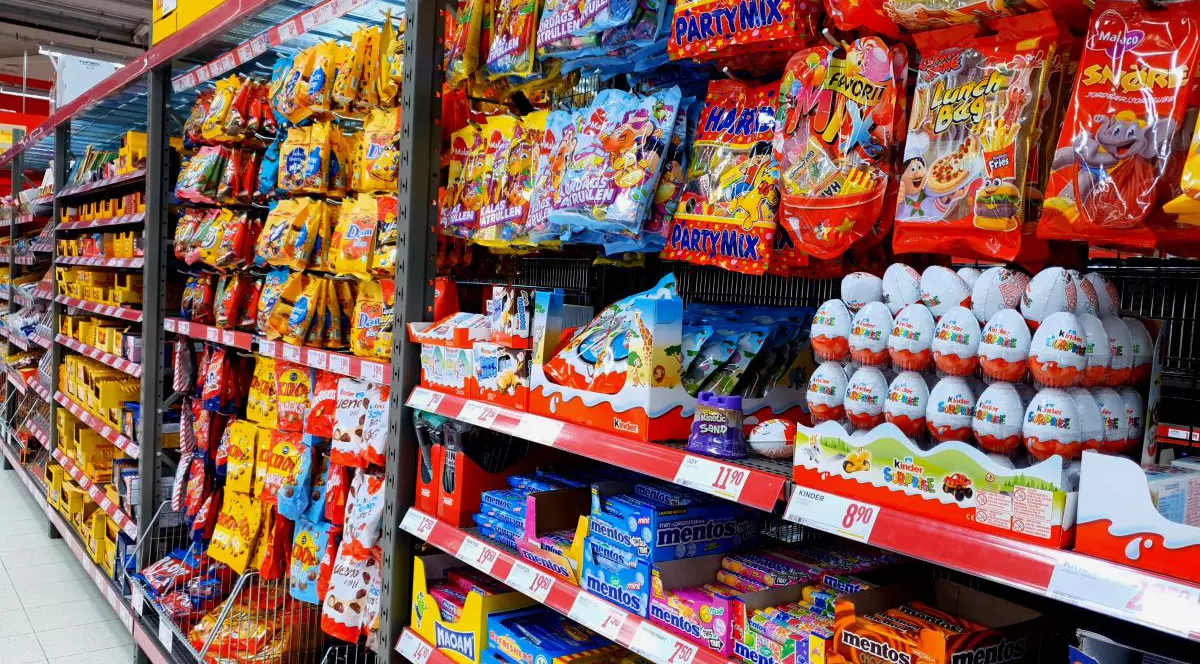 Primăria PSD a unei comune din Dolj a dublat prețurile dulciurilor achiziționate pentru copii