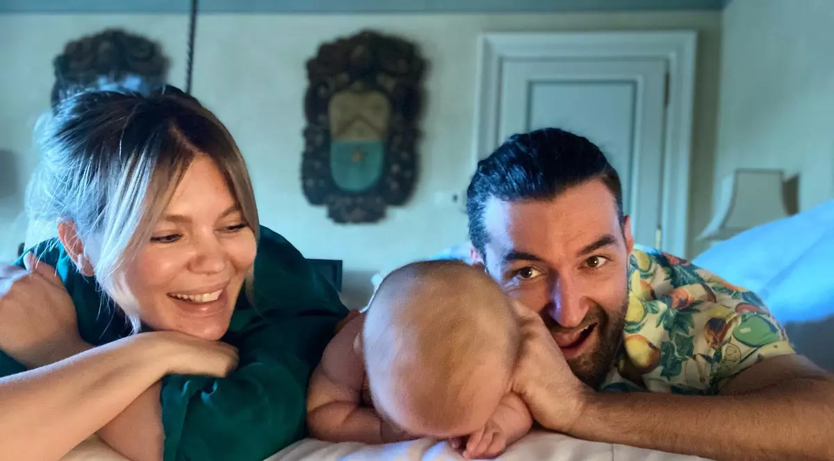 Fetița lui Smiley și a Ginei Pistol a făcut primii pași. Ipostaza inedită cu Josephine: „Repede trece timpul”