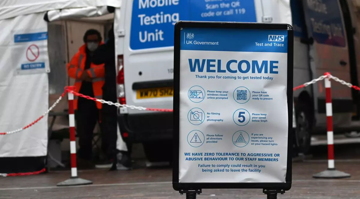 Anglia renunță la regula testării obligatorii pentru călătorii vaccinați anti-COVID