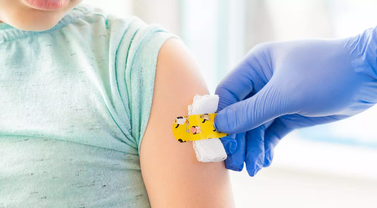 Eșecul campaniilor anti-HPV și anti-COVID-19 se răsfrânge asupra vaccinării obișnuite la copii