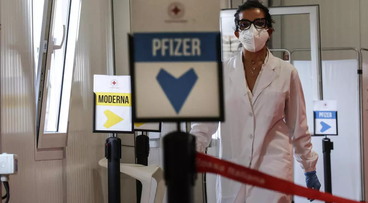 Italia introduce vaccinarea obligatorie anti-COVID a populaţiei de peste 50 de ani