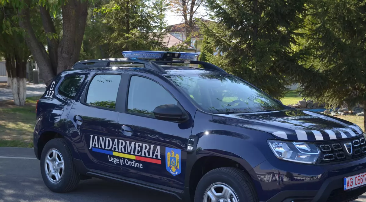 Un tânăr din Tecuci a intrat beat într-un fast-food și a cerut mâncare gratis pe baza "dreptului de șmecher"