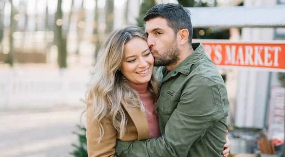Laura Cosoi și-a dat soțul de gol. Ce făcea Cosmin Curticăpean la începutul relației lor. „Se deghiza în tot felul de personaje”