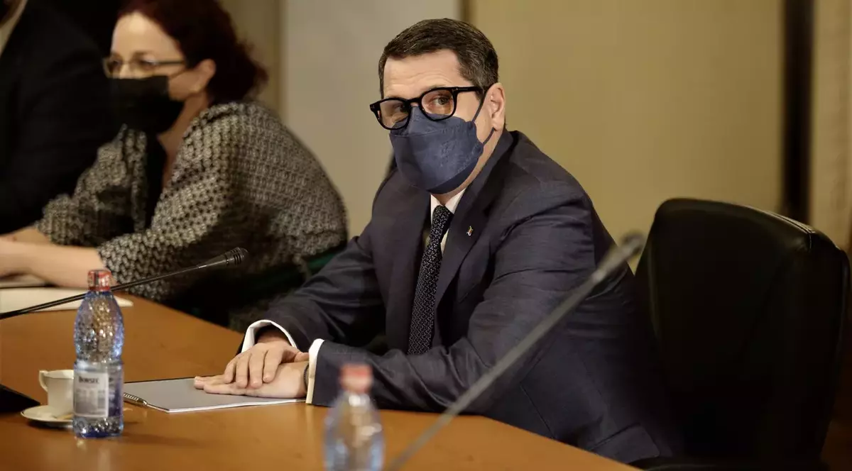 Eduard Hellvig la audieri, în Parlament. Foto: Dumitru Angelescu / Libertatea