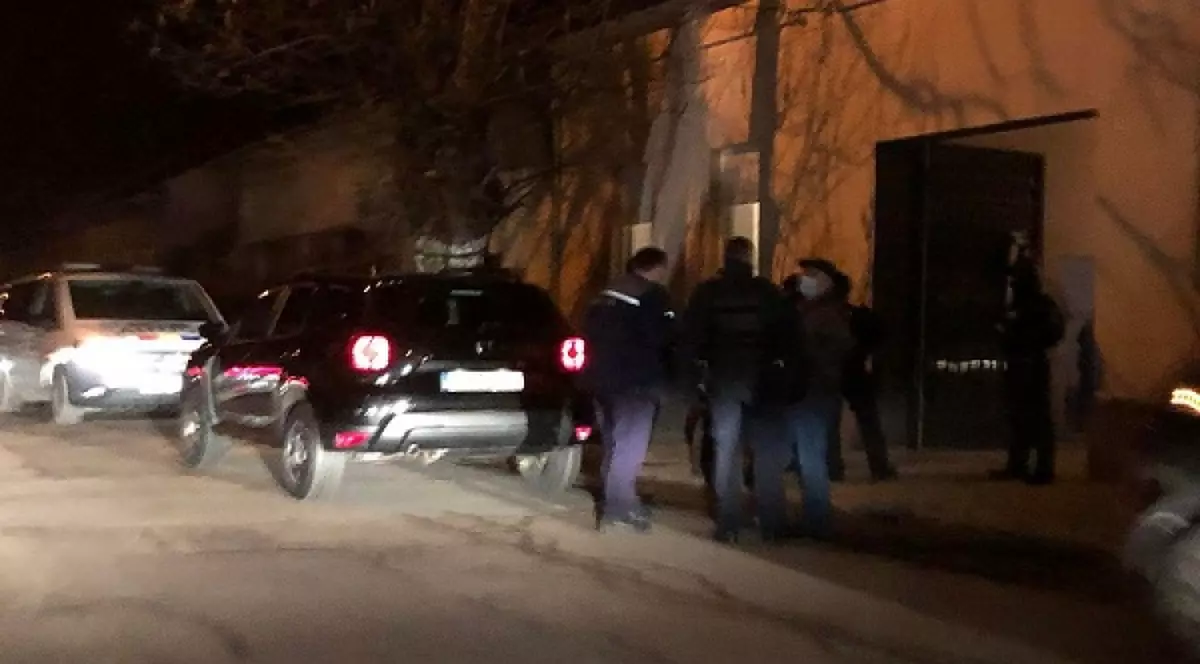 Bărbat reţinut pentru 24 de ore la Lugoj, după ce a tras cu pistolul la un priveghi