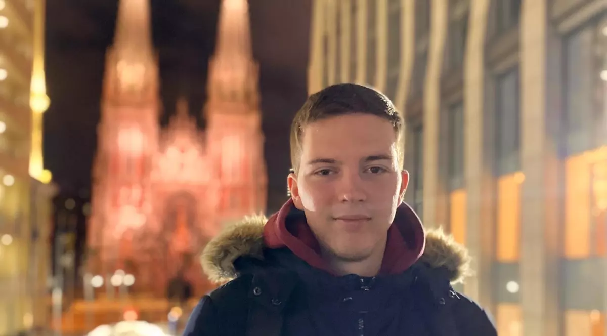 Interviu | Tânăr activist din Kiev: „Majoritatea oamenilor nu pleacă. Nu știm unde să mergem și vom rămâne să ne protejăm țara”