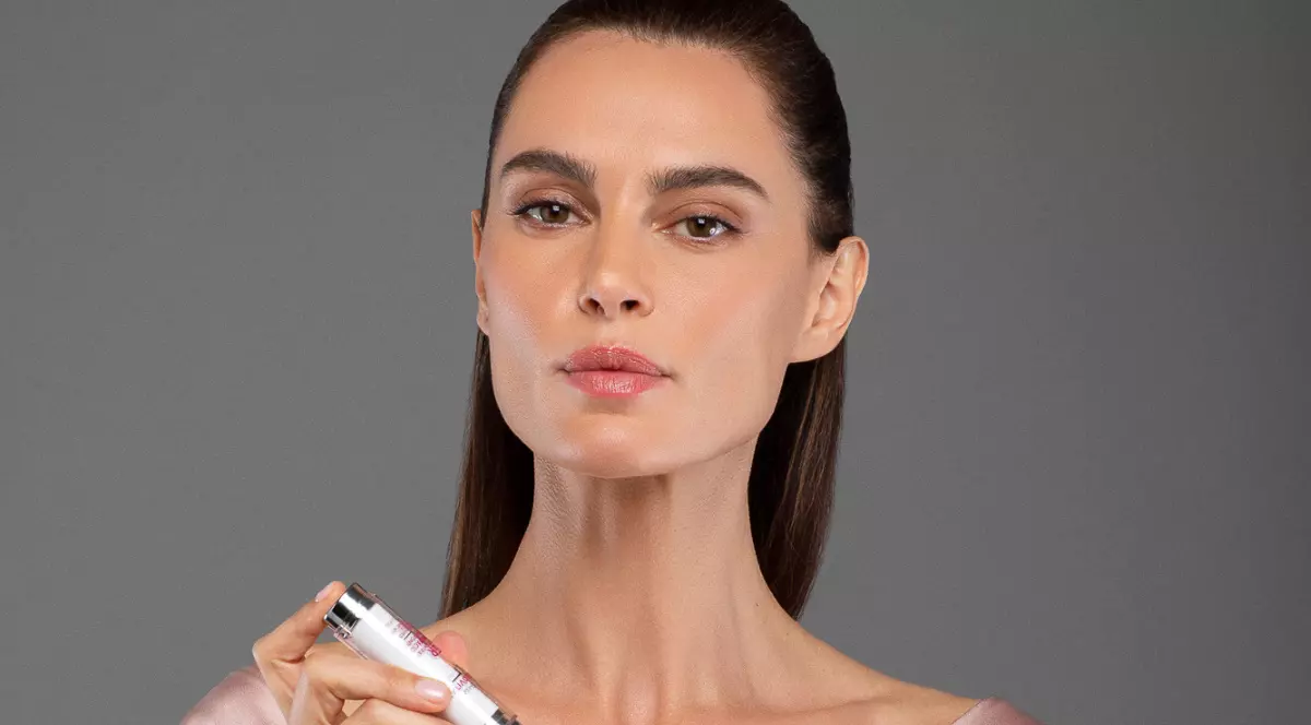 Ultimele descoperiri în antiaging, sintetizate într-o formulă cosmetică românească