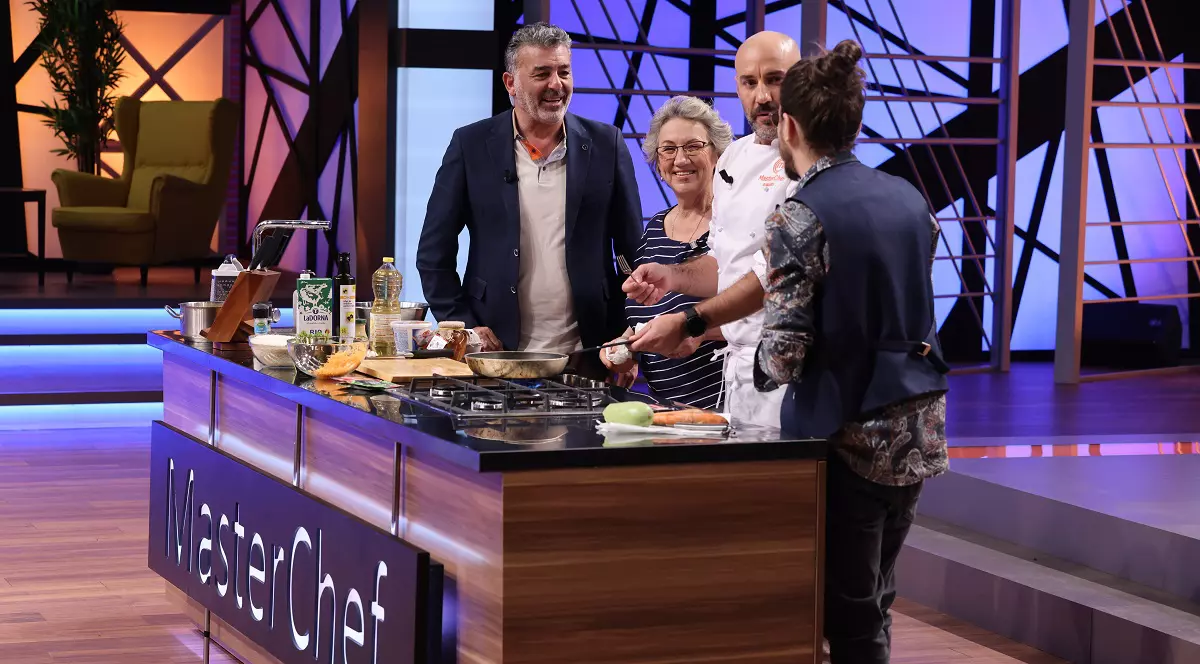 Copilăria lui chef Radu Dumitrescu de la „MasterChef”. Ce năzbâtii făcea juratul când avea doar 4 ani