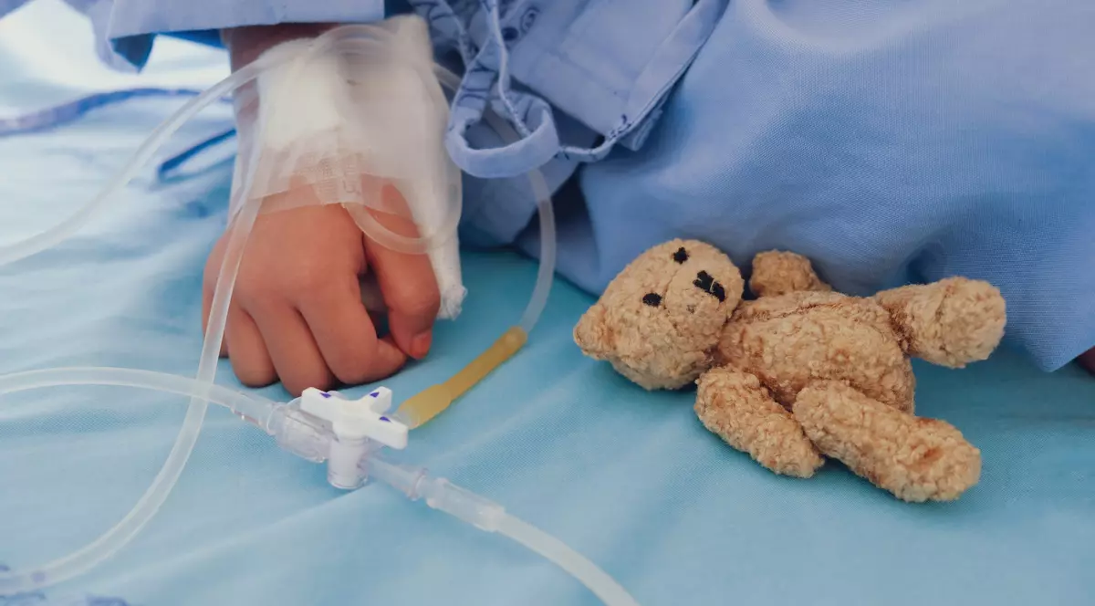 Fetița de 5 ani cu hepatită severă a fost operată la Fundeni. Medicii spun care este starea ei