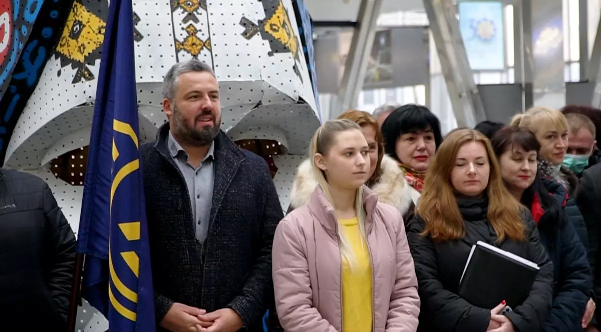 CORESPONDENȚĂ DE LA KIEV: Cum au petrecut ucrainenii „Ziua Invaziei” care n-a mai venit. „Eu țin pașaportul la mine, în cazul în care nu apuc să mă duc acasă”