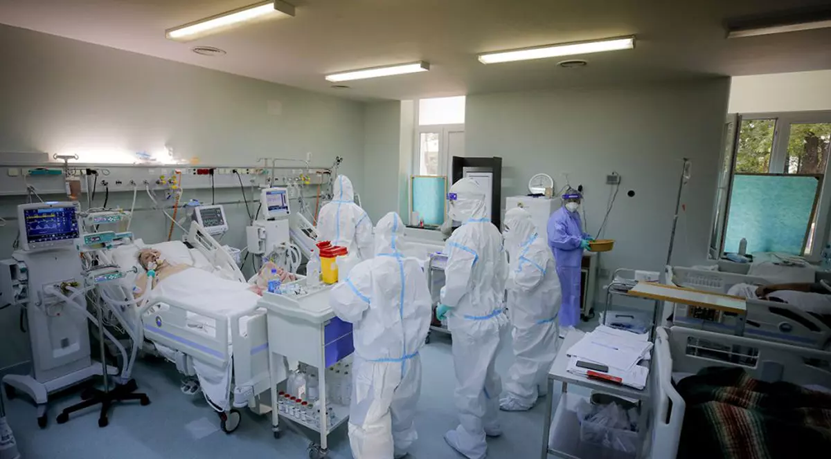 VIDEO Bilanț COVID: număr dublu de infectări, față de ieri. 215 decese, anunțate azi