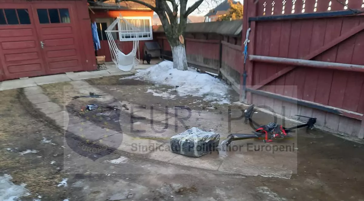 „Nu este un colet trimis de curier". Ce a găsit o suceveancă într-un troller transportat de o dronă