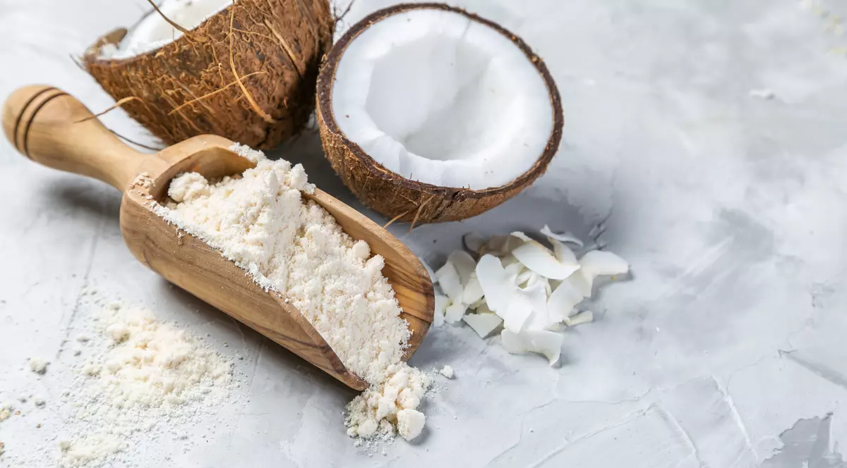 Făina de cocos - ce beneficii are și cum o folosești în rețete