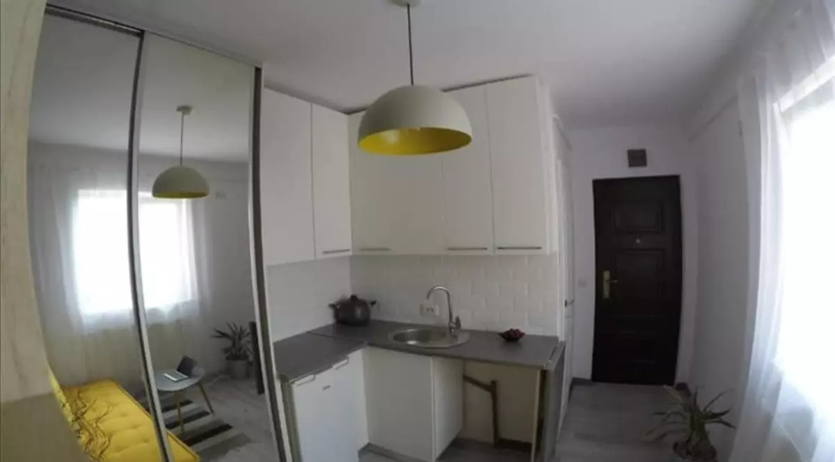 S-a închiriat garsoniera de 11 metri pătrați din Cluj. Cine va locui acolo și cât plătește chirie