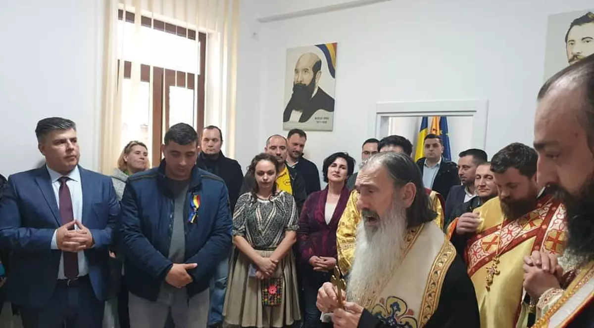 ÎPS Teodosie a sfințit un sediu al partidului AUR. La eveniment a participat și George Simion