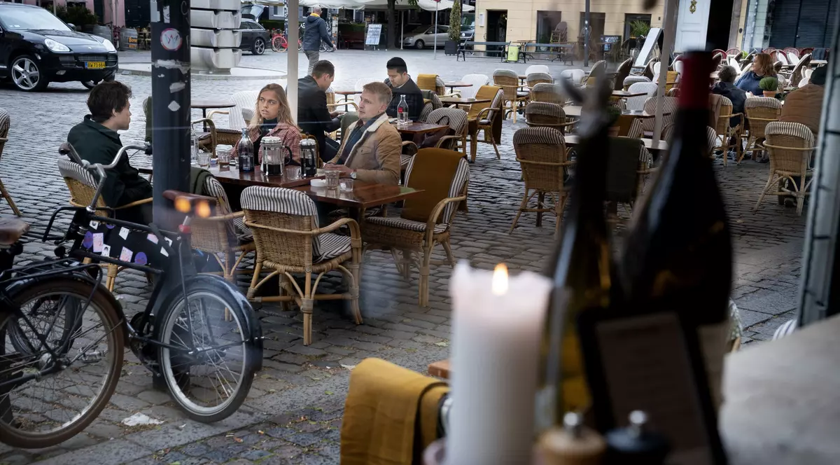 OMS avertizează: Este „prematur” ca țările să declare victoria asupra COVID sau să renunțe la restricții