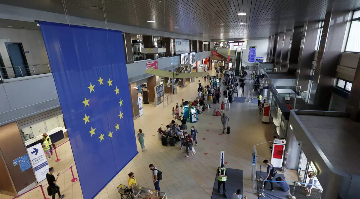 Fost director al Companiei Aeroporturi Bucureşti, trimis în judecată de DNA în dosarul cu mită de 22 milioane de euro la Aeroportul Otopeni