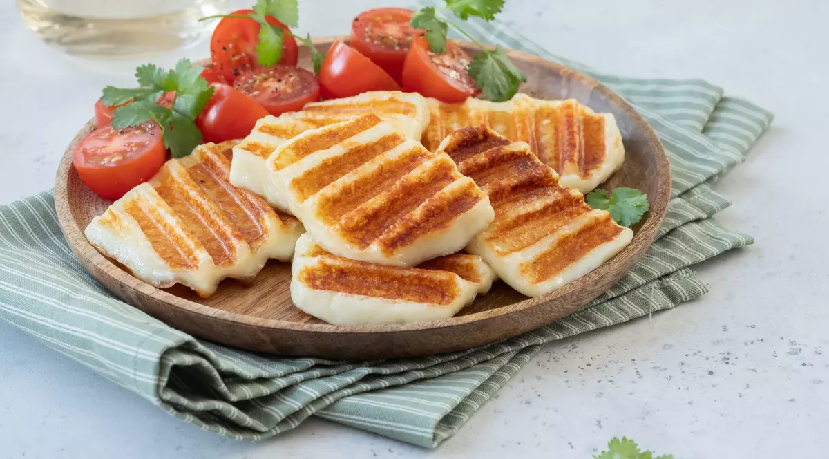 Halloumi - ce este, cum arată și cum se folosește în rețete