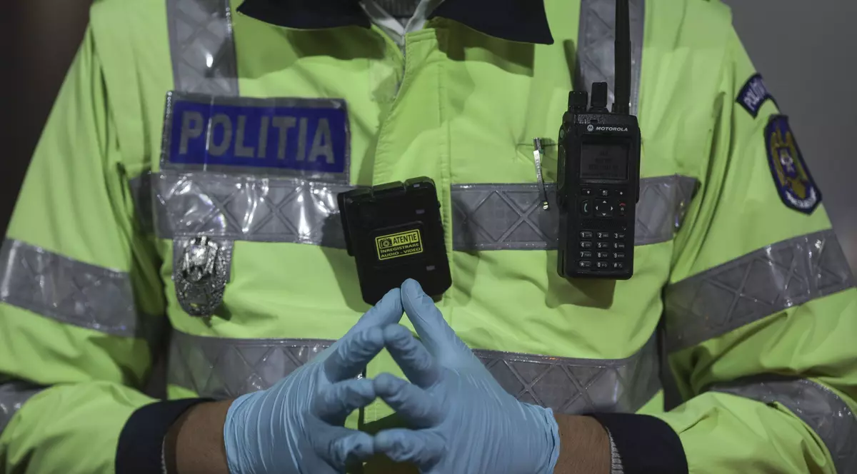 Escrocherii sub ochii îngăduitori ai șefului IPJ Bistrița-Năsăud. Cum păcălea un comisar șef oamenii să-i dea bani