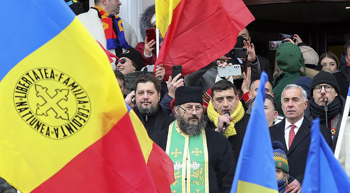 Altfel despre AUR. Sau ce se întâmplă când explodează facturile, demonizezi ani în șir stânga și presari niște BOR de tip vechi