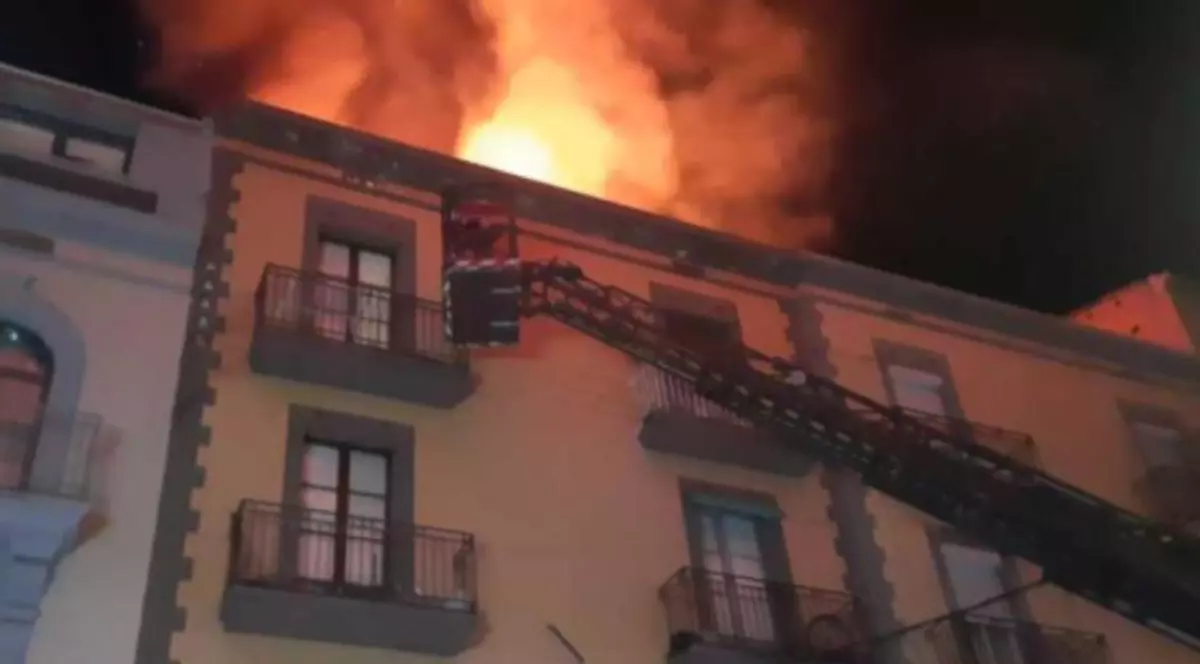 Incendiu de proporții la un bloc din Spania provocat de un român supărat pe vecinul său. Zeci de persoane, evacuate