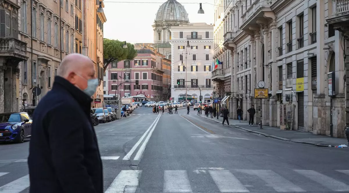 Noi reguli de călătorie în Italia. Ce alte măsuri intră de astăzi în vigoare