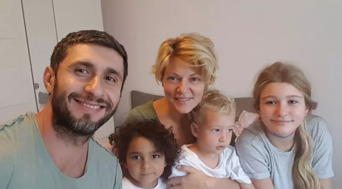 Dragoș Bucur, nevoit să stea departe de familia lui. „Am cedat și am făcut o criză când am aflat”