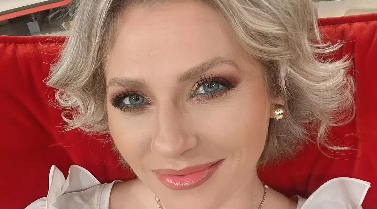 Ce spune Mirela Vaida despre operațiile estetice. Are aproape 40 de ani: „Da, merg la medicul estetician pentru că mi-o cer meseria și vârsta”