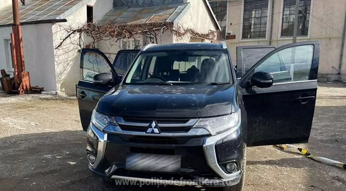 Un bărbat din Botoșani a rămas fără mașina de 90.000 de lei, adusă din Marea Britanie. Cum au descoperit polițiștii că e furată