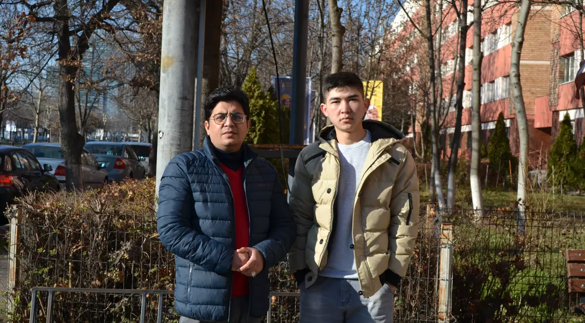 Doi afgani scăpați din infernul taliban își povestesc drumul greu spre integrare: „Românii sunt buni, ne-au adus mâncare și haine, noi i-am rugat să ne găsească o slujbă”