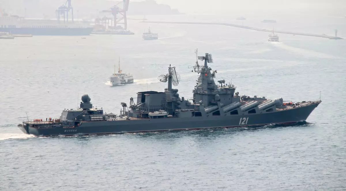 Turcia anunță că nu poate opri trecerea navelor de război rusești prin strâmtorile Bosfor şi Dardanele