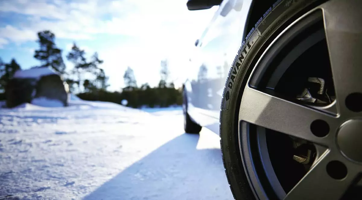 Chiar trebuie să schimb toate anvelopele în caz de pană?