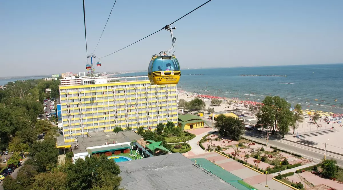 Hotelierii speră să-i țină pe români în țară, chiar dacă au crescut prețurile cu 20% și restricțiile de călătorie dispar