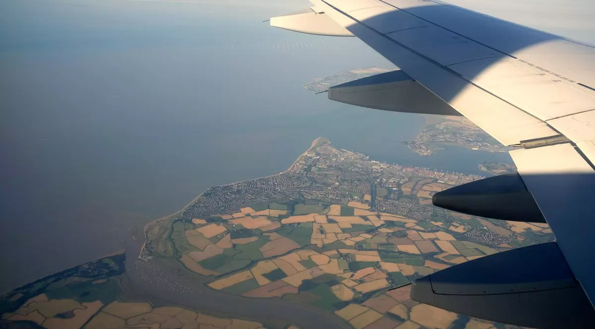 Ucraina, mesaj către companiile aeriene: Evitați zborurile deasupra Mării Negre